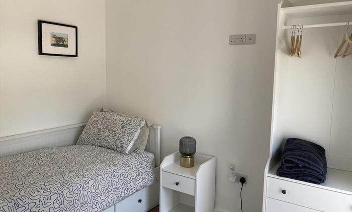 Bedroom 3 (single)